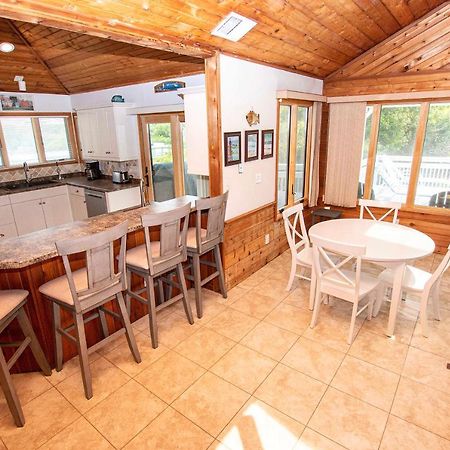 Wl933, Tale Of The Whale- Oceanfront, Private Beach Access, Gas Fireplace, Ocean Views Corolla Exterior photo