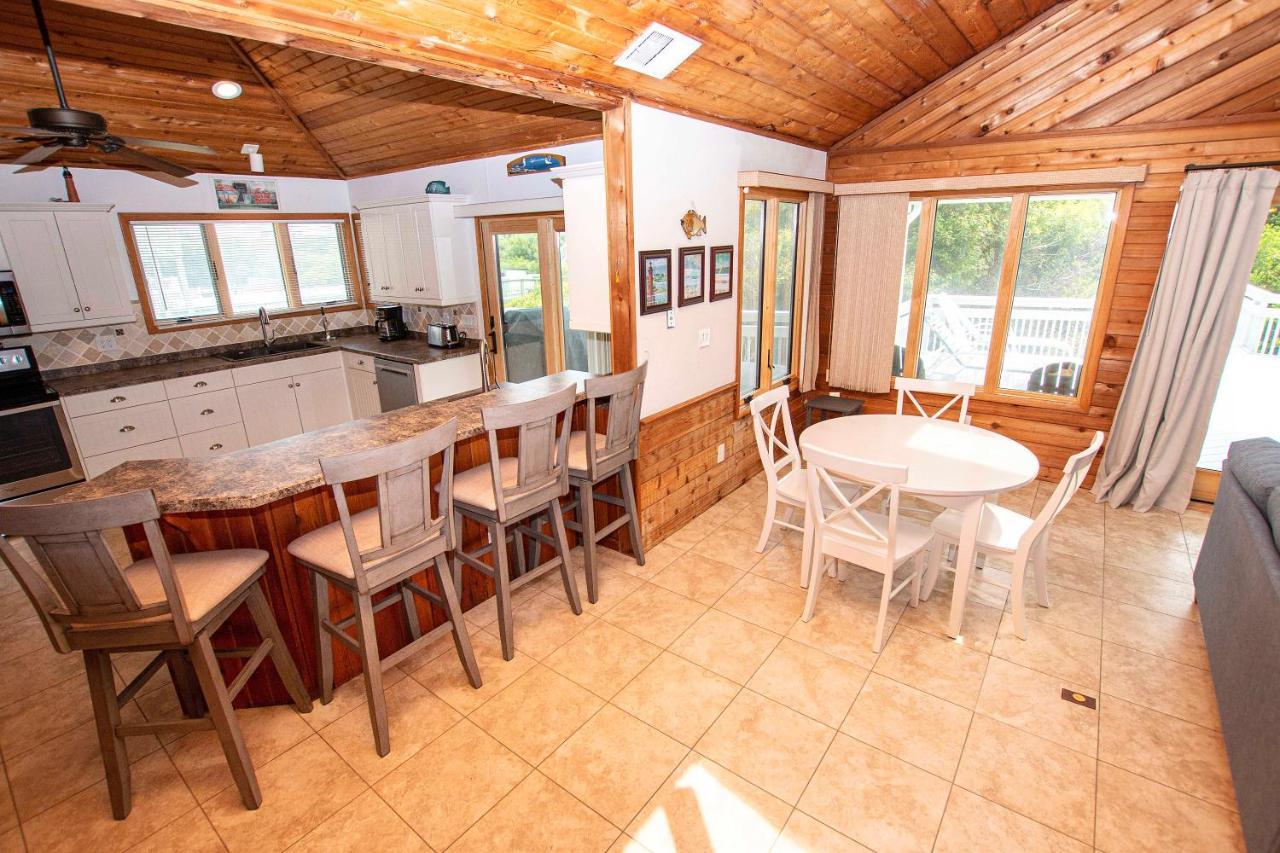 Wl933, Tale Of The Whale- Oceanfront, Private Beach Access, Gas Fireplace, Ocean Views Corolla Exterior photo
