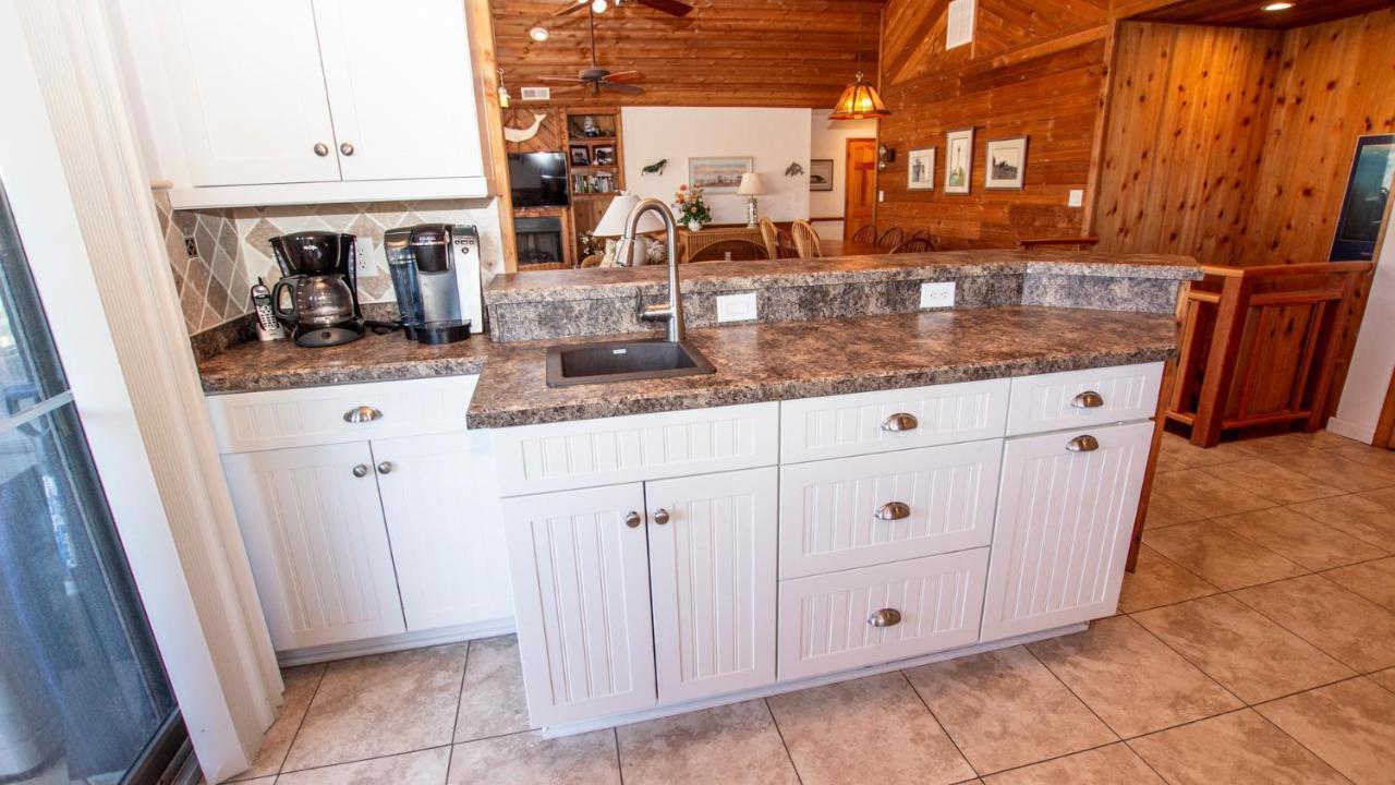 Wl933, Tale Of The Whale- Oceanfront, Private Beach Access, Gas Fireplace, Ocean Views Corolla Exterior photo