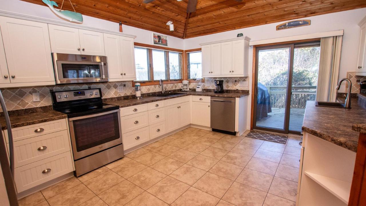 Wl933, Tale Of The Whale- Oceanfront, Private Beach Access, Gas Fireplace, Ocean Views Corolla Exterior photo